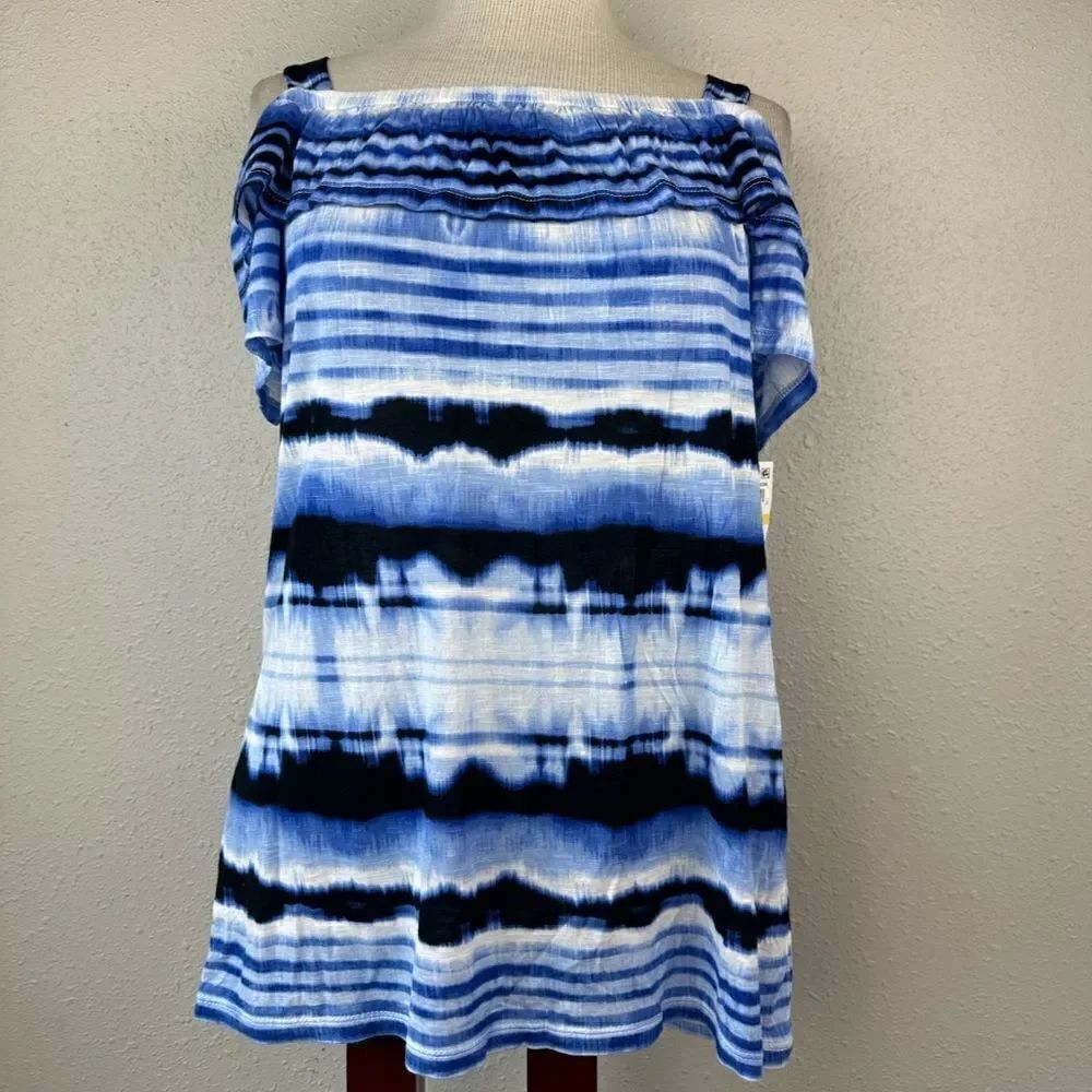 NWT INC Women’s Top